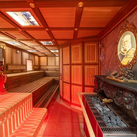 Haecker's Hotel 4*